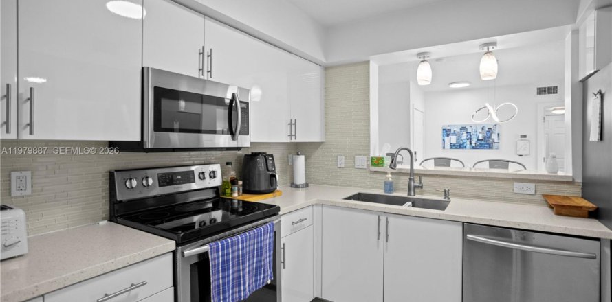 Condo à Dania Beach, Floride, 2 chambres  № 2046259