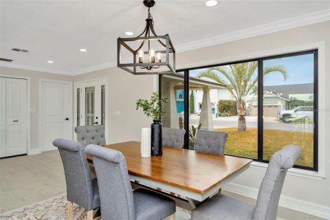 House in Treasure Island, Florida 3 bedrooms, 196.77 sq.m. № 2093257 - photo 14