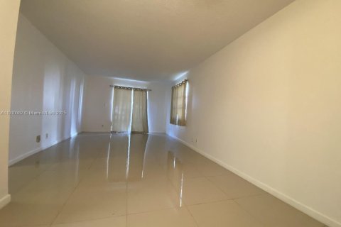 Copropriété à vendre à Margate, Floride: 2 chambres, 92.9 m2 № 1966376 - photo 4