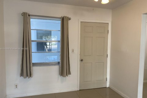 Copropriété à vendre à Margate, Floride: 2 chambres, 92.9 m2 № 1966376 - photo 6