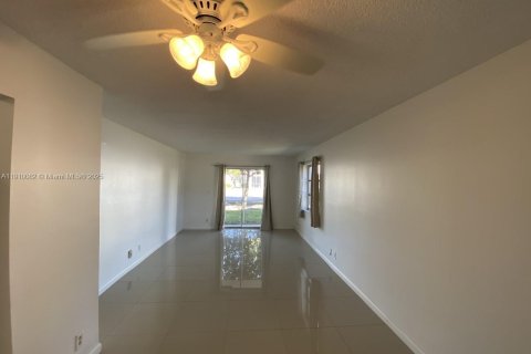 Copropriété à vendre à Margate, Floride: 2 chambres, 92.9 m2 № 1966376 - photo 7