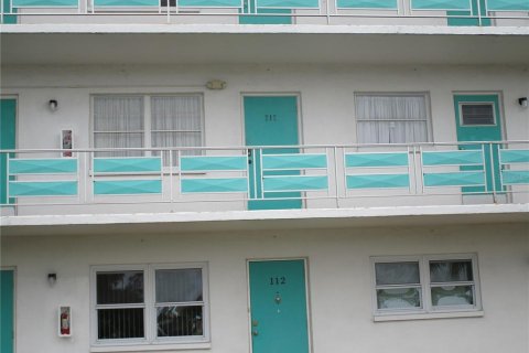 Купить кондоминиум в Сент-Питерсберг, Флорида 6 комнат, 84.54м2, № 1555359 - фото 23