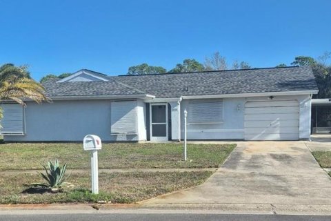 Casa en North Port, Florida 3 dormitorios, 147.25 m2 № 2102206