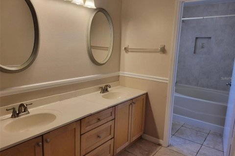 Casa en alquiler en Orlando, Florida, 4 dormitorios, 180.04 m2 № 1917414 - foto 10