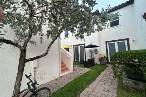 Adosado en venta en Miami, Florida, 5 dormitorios, 214.79 m2 № 1892246 - foto 7