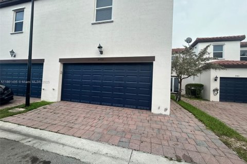 Adosado en venta en Miami, Florida, 5 dormitorios, 214.79 m2 № 1892246 - foto 6