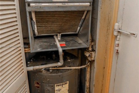 Copropriété à vendre à Miami, Floride: 3 chambres, 111.95 m2 № 1897348 - photo 15