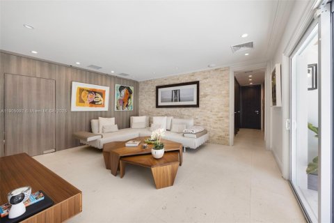 Casa en venta en Bay Harbor Islands, Florida, 5 dormitorios, 383.31 m2 № 1964099 - foto 21