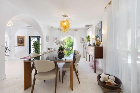 Casa en venta en Bay Harbor Islands, Florida, 5 dormitorios, 383.31 m2 № 1964099 - foto 14