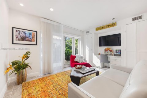 Casa en venta en Bay Harbor Islands, Florida, 5 dormitorios, 383.31 m2 № 1964099 - foto 29