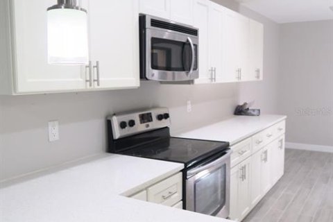 Touwnhouse à louer à Orlando, Floride: 3 chambres, 171.87 m2 № 1858046 - photo 10
