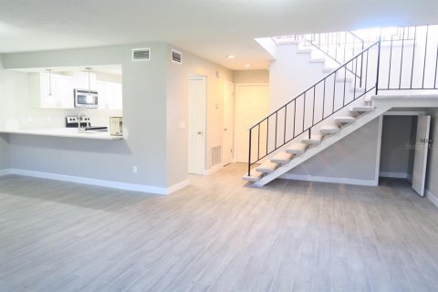 Touwnhouse à louer à Orlando, Floride: 3 chambres, 171.87 m2 № 1858046 - photo 5