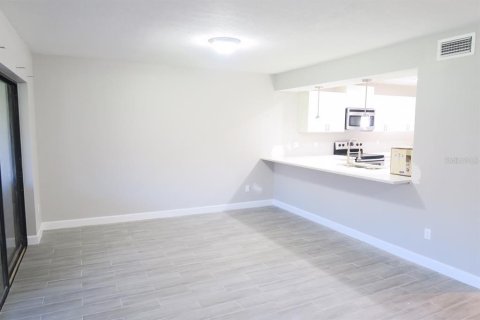 Touwnhouse à louer à Orlando, Floride: 3 chambres, 171.87 m2 № 1858046 - photo 4