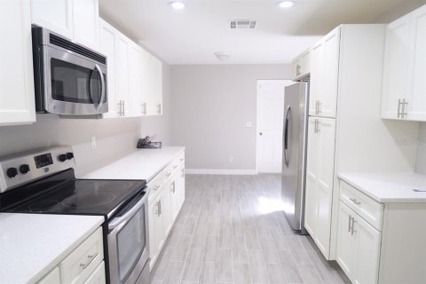 Touwnhouse à louer à Orlando, Floride: 3 chambres, 171.87 m2 № 1858046 - photo 12