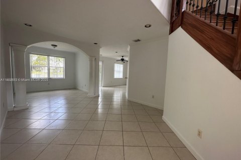 House in Miramar, Florida 4 bedrooms, 173.63 sq.m. № 1961424 - photo 10