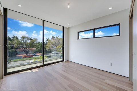Casa en venta en Miami Beach, Florida, 6 dormitorios, 330.64 m2 № 1612019 - foto 9