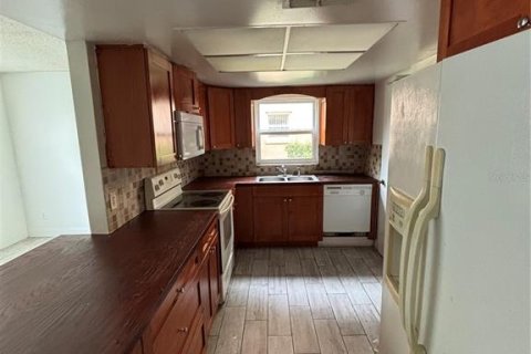 Condominio en alquiler en Orlando, Florida, 2 dormitorios, 84.08 m2 № 1901645 - foto 11