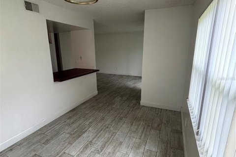 Condominio en alquiler en Orlando, Florida, 2 dormitorios, 84.08 m2 № 1901645 - foto 9