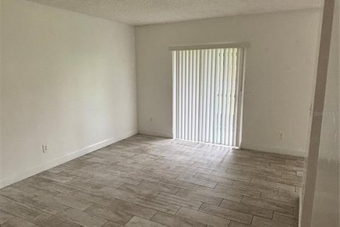 Condominio en alquiler en Orlando, Florida, 2 dormitorios, 84.08 m2 № 1901645 - foto 5