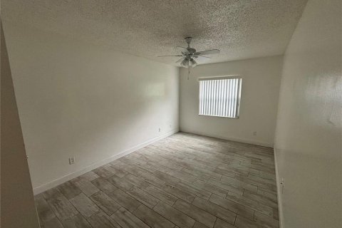 Condominio en alquiler en Orlando, Florida, 2 dormitorios, 84.08 m2 № 1901645 - foto 16