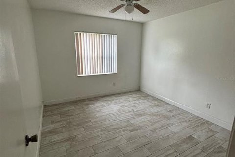 Condominio en alquiler en Orlando, Florida, 2 dormitorios, 84.08 m2 № 1901645 - foto 13