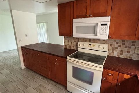 Condominio en alquiler en Orlando, Florida, 2 dormitorios, 84.08 m2 № 1901645 - foto 12