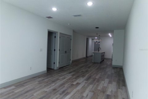 Apartment in Deltona, Florida 4 bedrooms, 139.35 sq.m. № 2277424 - photo 15
