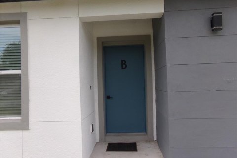 Apartment in Deltona, Florida 4 bedrooms, 139.35 sq.m. № 2277424 - photo 2