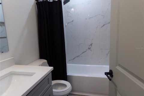 Apartment in Deltona, Florida 4 bedrooms, 139.35 sq.m. № 2277424 - photo 8