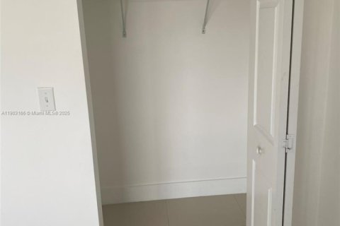 Apartment in Miami, Florida 2 bedrooms, 74.51 sq.m. № 1955942 - photo 10