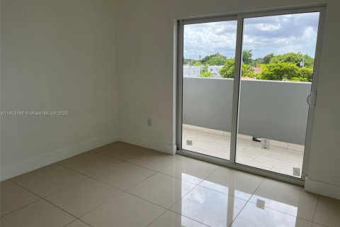 Apartment in Miami, Florida 2 bedrooms, 74.51 sq.m. № 1955942 - photo 4