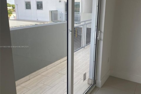 Apartment in Miami, Florida 2 bedrooms, 74.51 sq.m. № 1955942 - photo 11