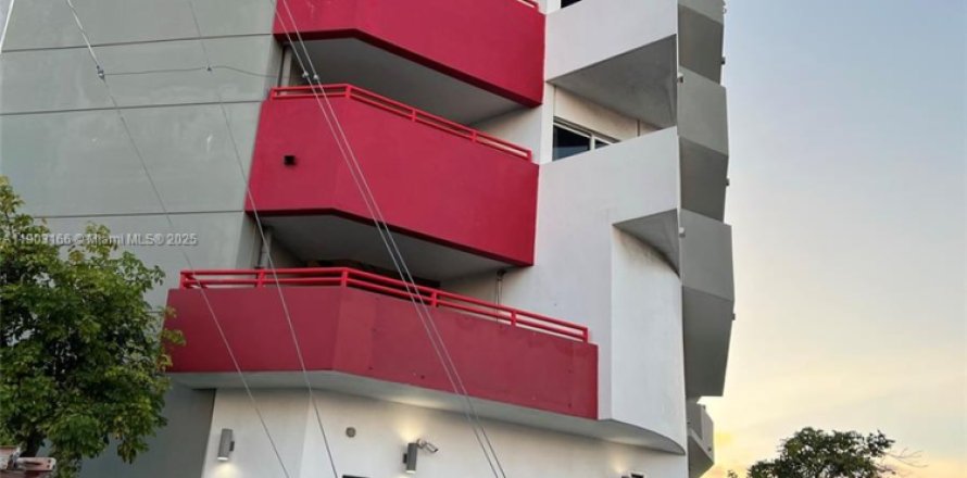 Apartment in Miami, Florida 2 bedrooms, 74.51 sq.m. № 1955942