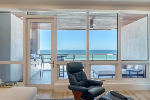 Condo in Sarasota, Florida, 4 bedrooms  № 1532723 - photo 13