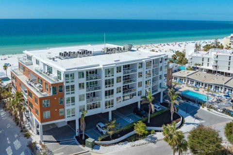 Condo in Sarasota, Florida, 4 bedrooms  № 1532723 - photo 2
