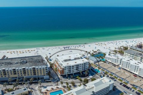 Condo in Sarasota, Florida, 4 bedrooms  № 1532723 - photo 3