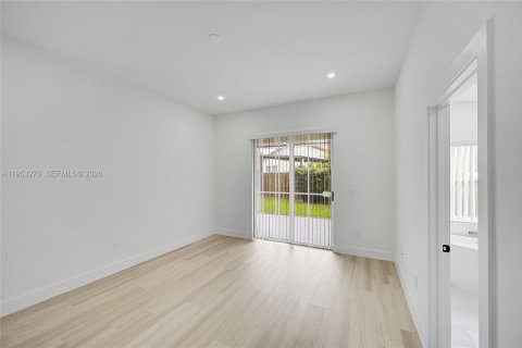 House in Wellington, Florida 3 bedrooms, 141.95 sq.m. № 2008120 - photo 11