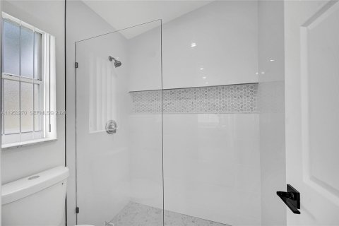 House in Wellington, Florida 3 bedrooms, 141.95 sq.m. № 2008120 - photo 14