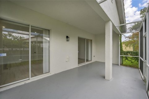 House in Wellington, Florida 3 bedrooms, 141.95 sq.m. № 2008120 - photo 25