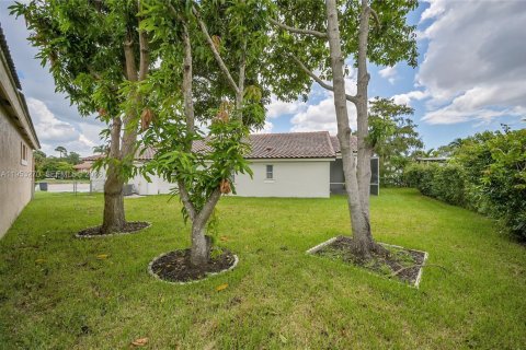 House in Wellington, Florida 3 bedrooms, 141.95 sq.m. № 2008120 - photo 23