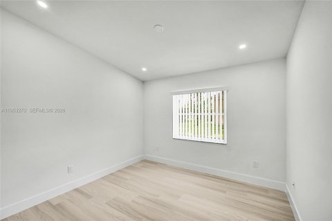 House in Wellington, Florida 3 bedrooms, 141.95 sq.m. № 2008120 - photo 16