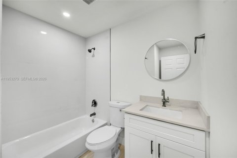 House in Wellington, Florida 3 bedrooms, 141.95 sq.m. № 2008120 - photo 17