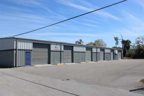 Propiedad comercial en alquiler en Tarpon Springs, Florida, 1114.83 m2 № 1908884 - foto 2