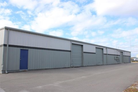 Propiedad comercial en alquiler en Tarpon Springs, Florida, 1114.83 m2 № 1908884 - foto 4