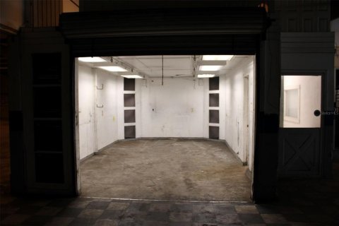 Propiedad comercial en alquiler en Tarpon Springs, Florida, 1114.83 m2 № 1908884 - foto 8