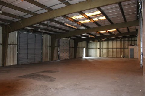 Propiedad comercial en alquiler en Tarpon Springs, Florida, 1114.83 m2 № 1908884 - foto 11