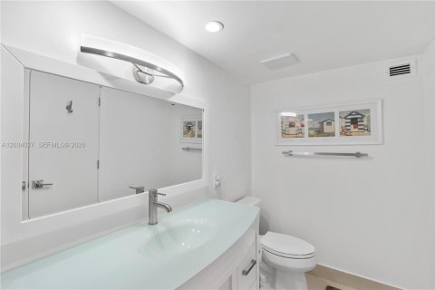 Copropriété à vendre à Hallandale Beach, Floride: 2 chambres, 111.48 m2 № 2252951 - photo 8