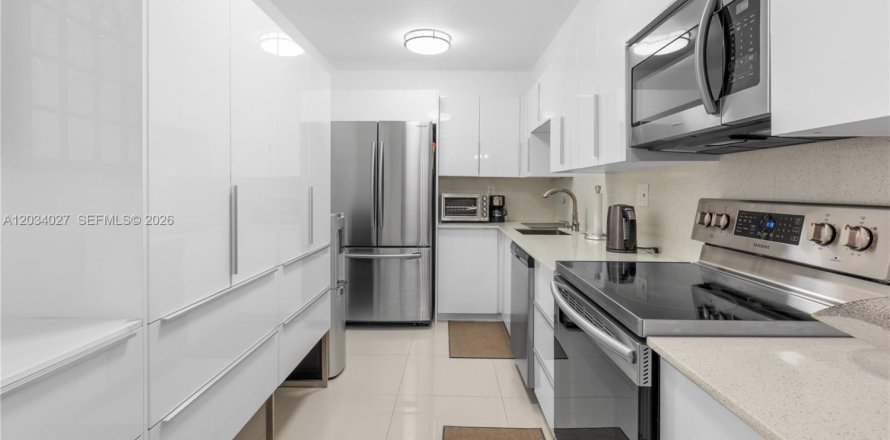 Condo à Hallandale Beach, Floride, 2 chambres  № 2252951