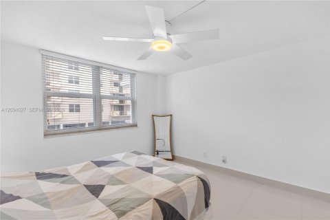 Copropriété à vendre à Hallandale Beach, Floride: 2 chambres, 111.48 m2 № 2252951 - photo 5