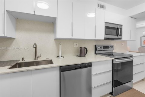 Copropriété à vendre à Hallandale Beach, Floride: 2 chambres, 111.48 m2 № 2252951 - photo 3
